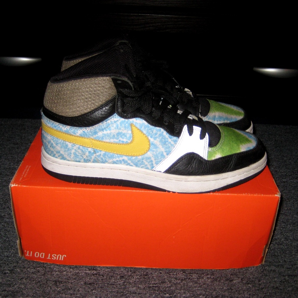 NIKE 2007 Court Force HI F/F Sneakers (315878 171)